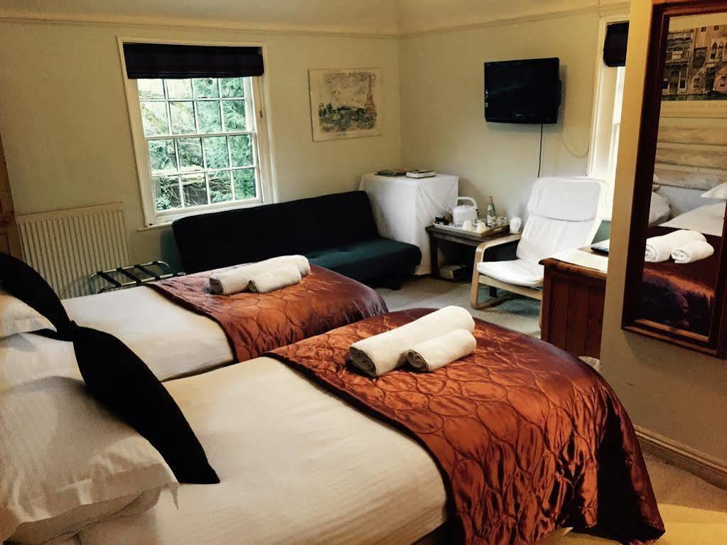 Bed and Breakfast The White House Takeley Exterior foto