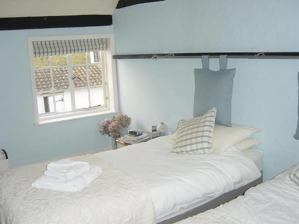Bed and Breakfast The White House Takeley Exterior foto