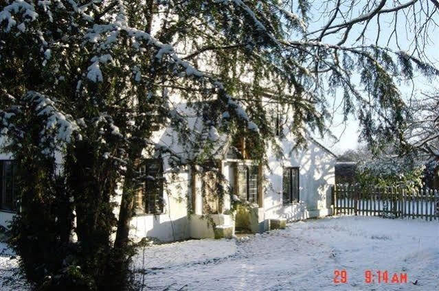Bed and Breakfast The White House Takeley Exterior foto